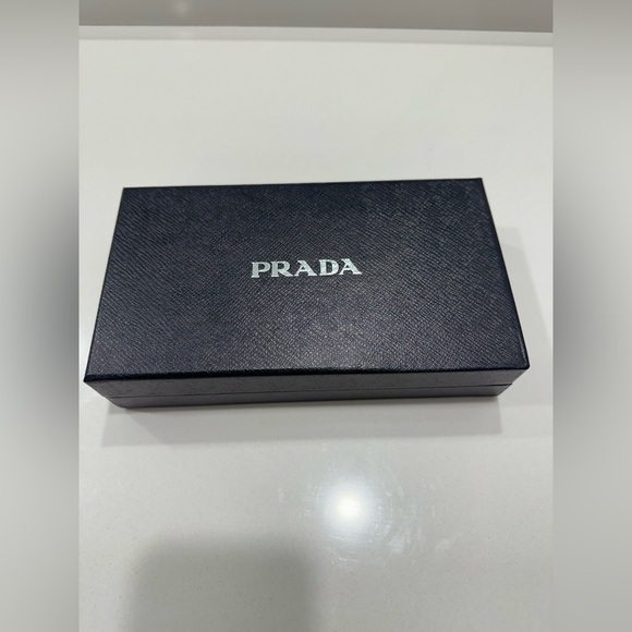 Original Prada Box - Picture 2 of 3